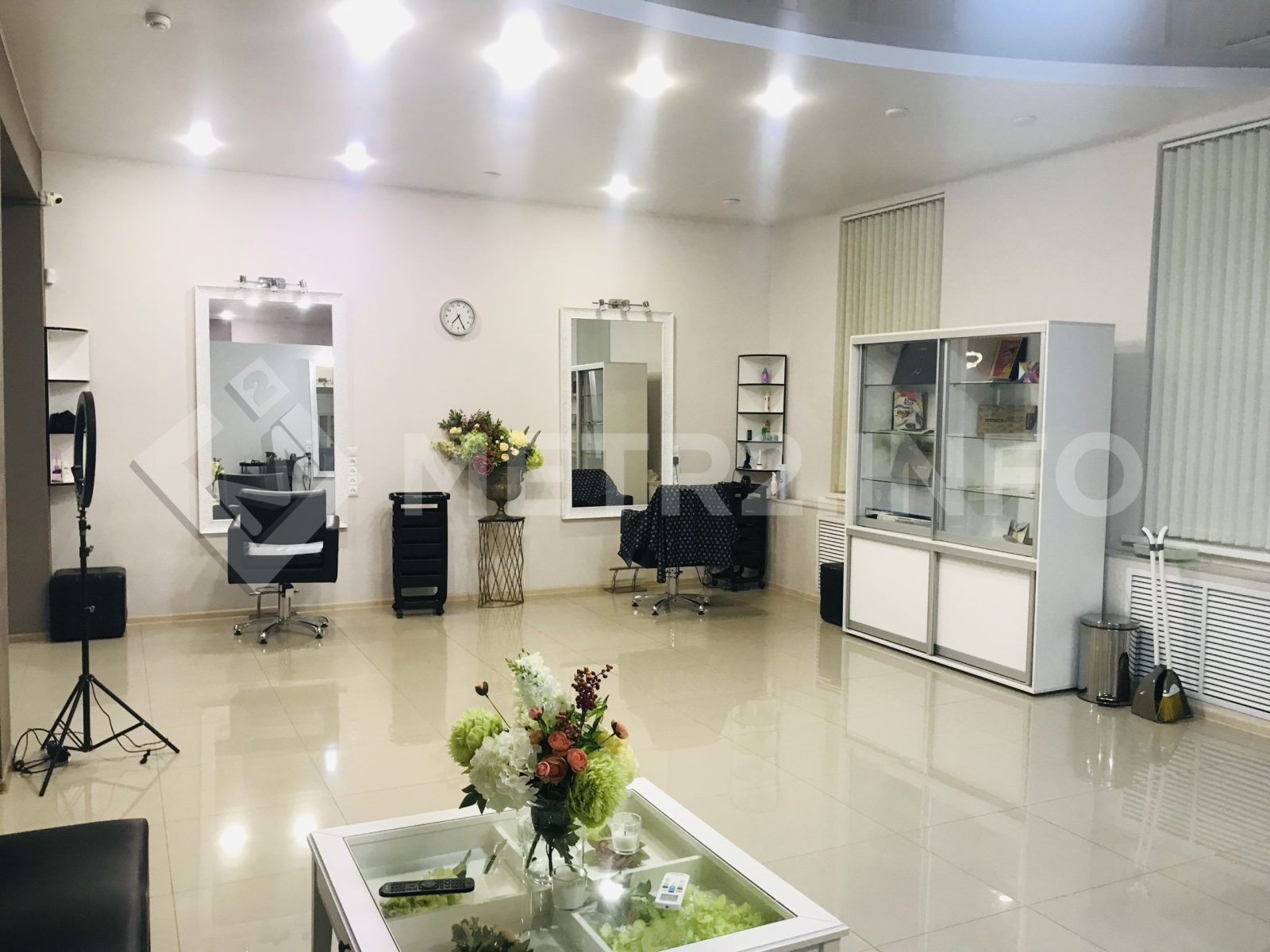 Предлагаем к продаже действующий бизнес- салона красоты «Николь» в г.Армавире, напрямую от собственника._4