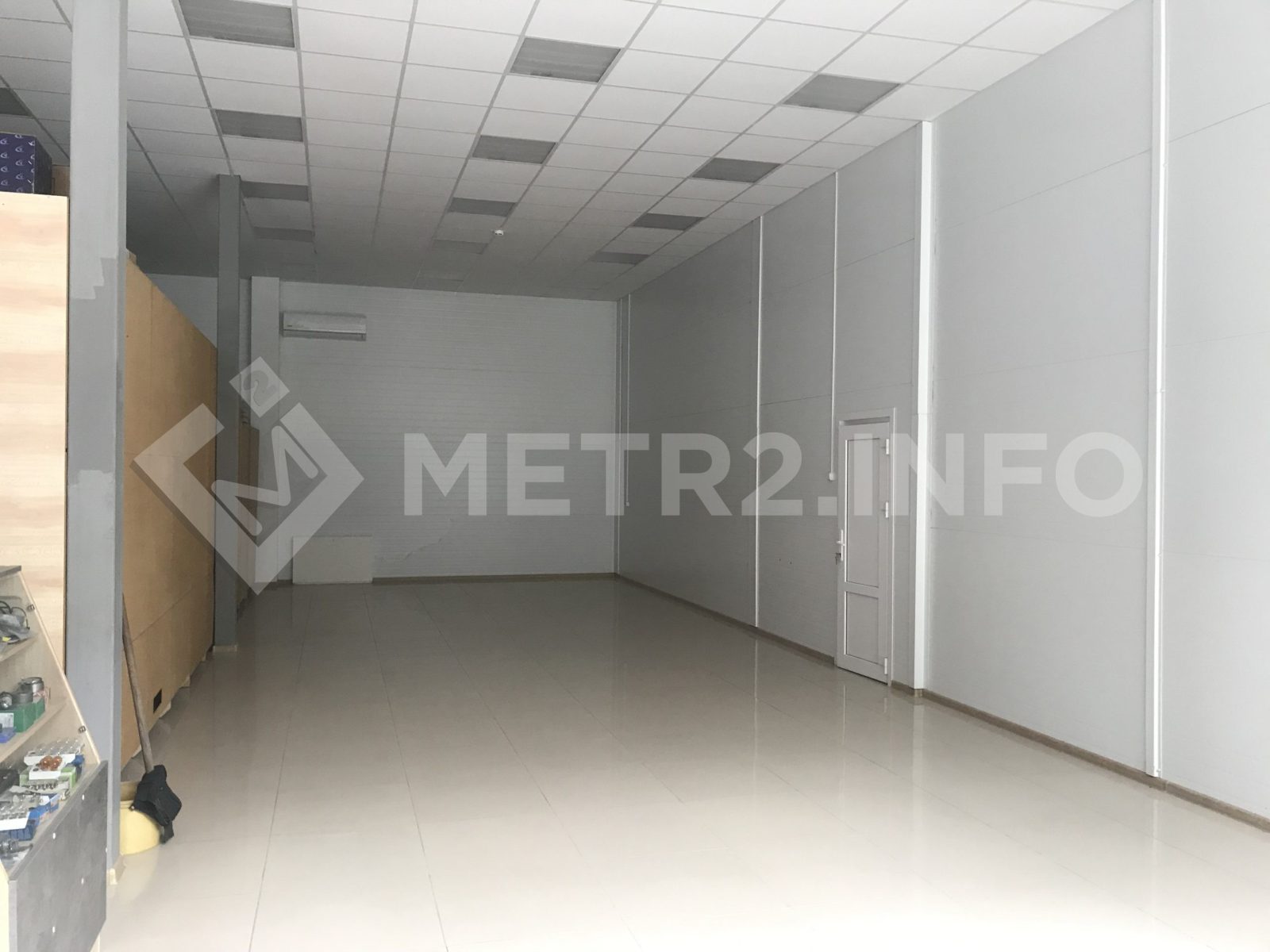 Предлагаем к аренде торговое помещение по ул. Ефремова 254/ 1 площадью 72,8 м², расположенное на первом этаже, напрямую от собственника._1