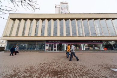 Предлагаем к аренде торговое помещение на втором этаже площадью 170 м² по ул. Маршала Жукова, д.12, напрямую от собственника._10