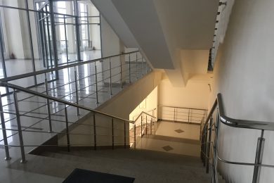 Предлагаем к аренде торговое помещение на втором этаже площадью 170 м² по ул. Маршала Жукова, д.12, напрямую от собственника._8