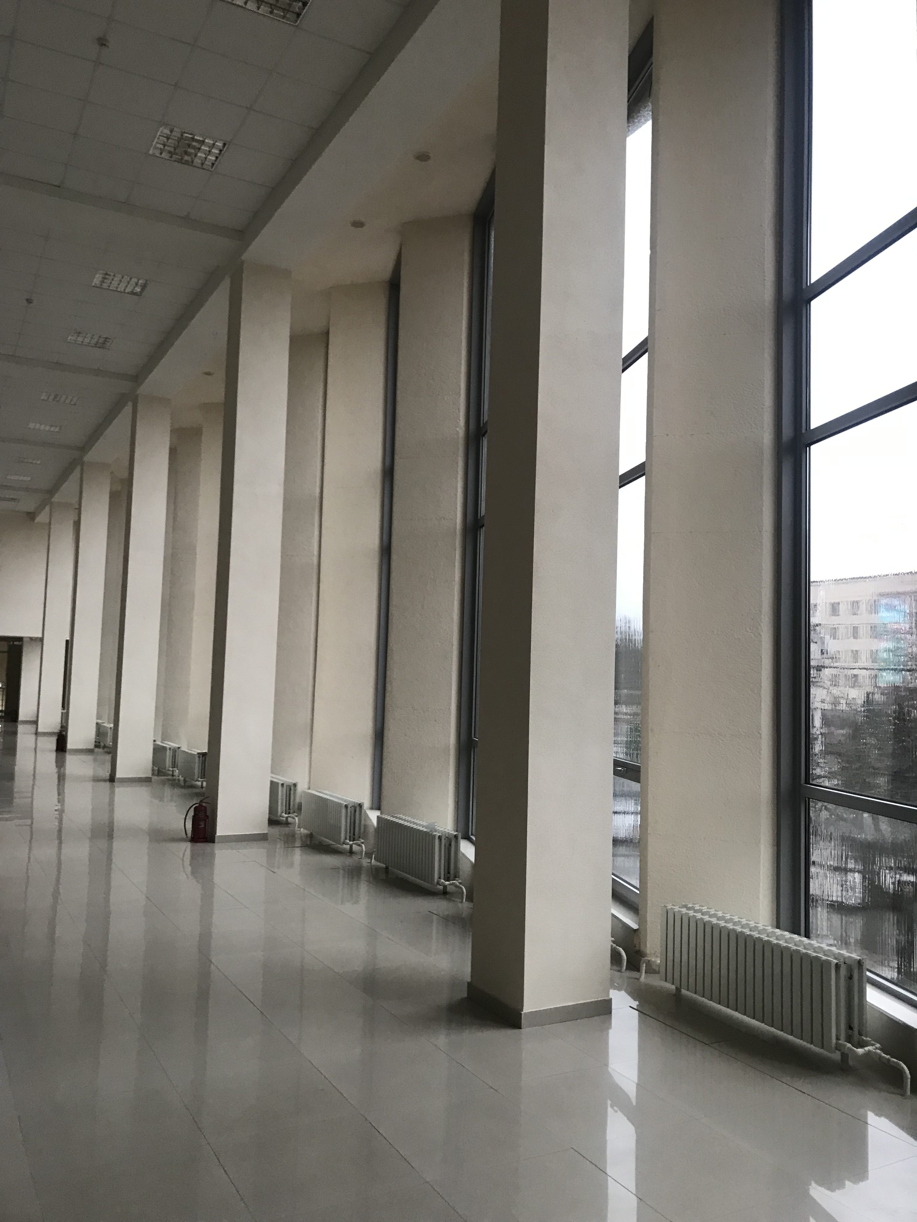 Предлагаем к аренде торговое помещение на втором этаже площадью 1100 м² по ул. Маршала Жукова, д.12, напрямую от собственника._1