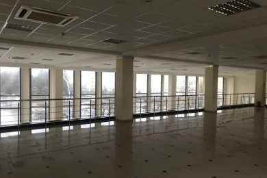 Предлагаем к аренде торговое помещение на втором этаже площадью 170 м² по ул. Маршала Жукова, д.12, напрямую от собственника._3