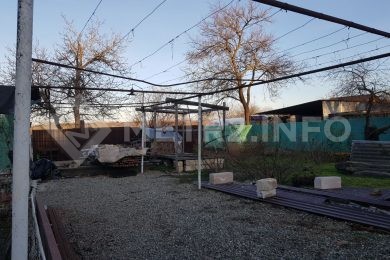 Предлагаем к продаже частный дом площадью 50 м², 30 соток земли в самом центре ст. Советской._5