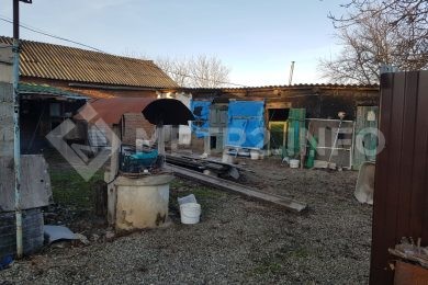 Предлагаем к продаже частный дом площадью 50 м², 30 соток земли в самом центре ст. Советской._18