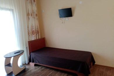 Предлагаем к продаже   двухэтажный гостевой дом в городе Анапа, общей площадью 280 м² , по ул.Магнолии д. 8, напрямую от собственника._8