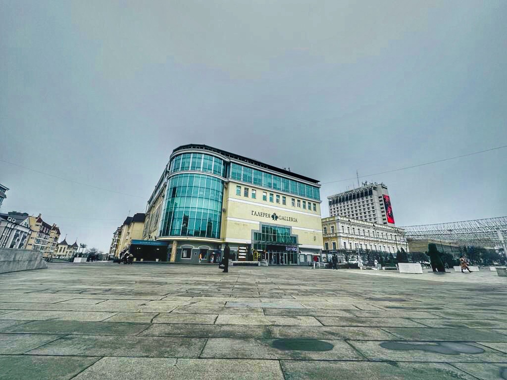 Предлагаем к аренде торговое помещение площадью 50 м² с возможностью увеличения до 600 м², по ул. М. Жукова, 8, ТЦ «Галерея», напрямую от собственника._2
