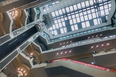 Предлагаем к аренде торговое помещение площадью   600 м² , по ул. М. Жукова, 8, ТЦ «Галерея», напрямую от собственника._5