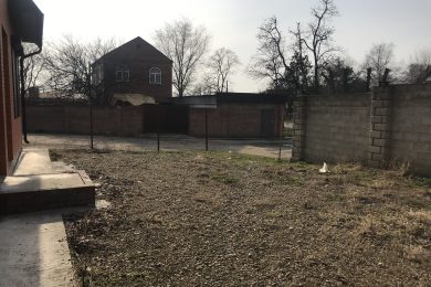 Предлагаем к продаже действующий бизнес комплекс торговых объектов  площадью 380 м² расположен на 12 сот.,в п. Прикубанском по ул.Садовая улица, 19/1, напрямую от собственника._10