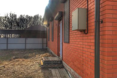 Предлагаем к продаже действующий бизнес комплекс торговых объектов  площадью 380 м² расположен на 12 сот.,в п. Прикубанском по ул.Садовая улица, 19/1, напрямую от собственника._9