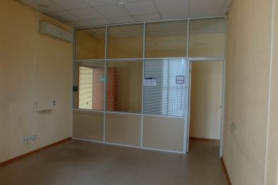 Предлагаем к аренде офисные помещения в  центре г.Армавир площадью 75м² на 2-ом этаже, по ул. Комсомольская напрямую от собственника._9