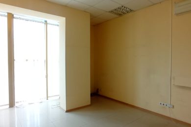 Предлагаем к аренде офисные помещения в  центре г.Армавир площадью 75м² на 2-ом этаже, по ул. Комсомольская напрямую от собственника._8