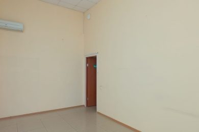 Предлагаем к аренде офисные помещения в  центре г.Армавир площадью 75м² на 2-ом этаже, по ул. Комсомольская напрямую от собственника._3