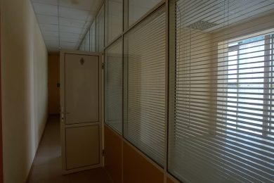 Предлагаем к аренде офисные помещения в  центре г.Армавир площадью 75м² на 2-ом этаже, по ул. Комсомольская напрямую от собственника._13