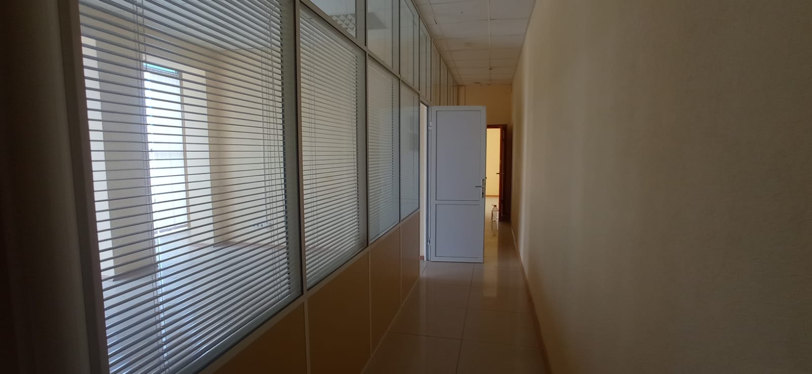 Предлагаем к аренде офисные помещения в  центре г.Армавир площадью от 17 м² до 20 м² на 2-ом этаже, по ул. Комсомольская напрямую от собственника._11