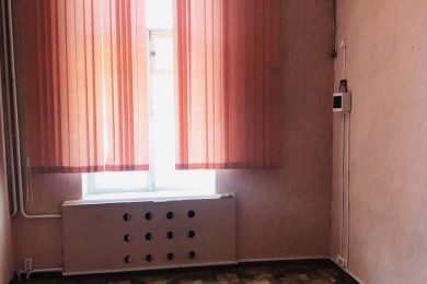 Предлагаем к аренде офисные помещения в центре г. Армавира гостинице Северной, площадью от 15 м², по ул.Мира 47 напрямую от собственника._2