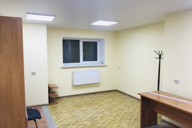 Предлагаем к аренде офисные помещения в цокольном этаже, районе детской поликлиники № 2, площадью  20 м², по ул. Энгельса д. 14, напрямую от собственника._7