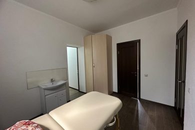 Предлагаем к аренде помещение свободного назначения с офисным расположением кабинетов, районе ЗАГСа, площадью 100 м², по ул. Роза Люксембург д. 14, напрямую от Собственника._9