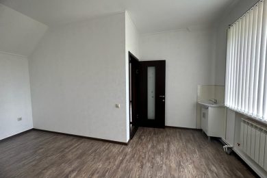 Предлагаем к аренде помещение свободного назначения с офисным расположением кабинетов, районе ЗАГСа, площадью 100 м², по ул. Роза Люксембург д. 14, напрямую от Собственника._16