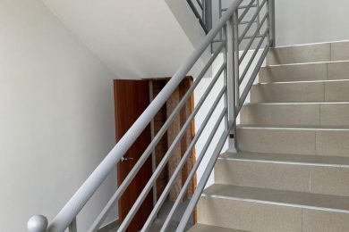 Предлагаем к аренде помещение свободного назначения  на второй этаже, общей площадью 100 м², по ул. Горького 283 напрямую от Собственника._2