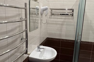 Предлагаем к продаже действующую гостиницу, по адресу г.о. Армавир, Р-217 Кавказ, 165-й километр, общей площадью 970 м², на прямую от Собственника._21