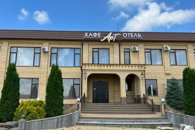 Предлагаем к продаже действующую гостиницу, по адресу г.о. Армавир, Р-217 Кавказ, 165-й километр, общей площадью 970 м², на прямую от Собственника._0