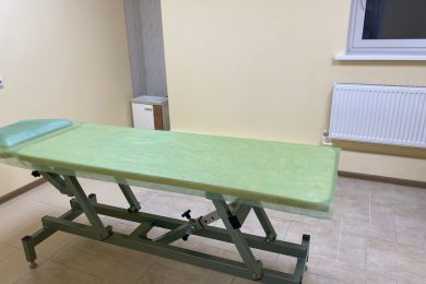 Предлагаем к аренде офисные помещения в цокольном этаже, районе детской поликлиники № 2, площадью  11,6 м², по ул. Энгельса д. 14, напрямую от собственника._10