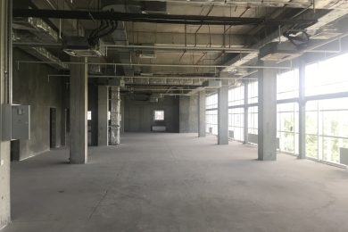 Предлагаем к аренде помещение свободного назначения, по ул. Исаева 1, площадью 4200 м², напрямую от собственника._17