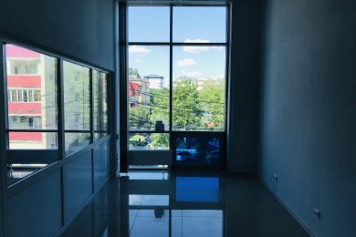 Предлагаем к аренде офисные помещения площадью 450 м² на втором этаже по проспекту Кулакова 15 Б, напрямую от собственника._3