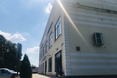 Предлагаем к аренде помещение свободного назначения площадью 715 м², расположенное на первом этаже по ул. Ефремова, напрямую от Собственника._1