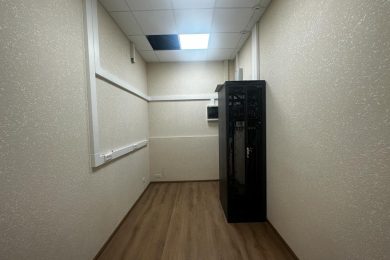 Предлагаем к аренде помещение свободного назначения площадью 450 м² в цокольном этаже по проспекту Кулакова 15 Б, напрямую от собственника._6