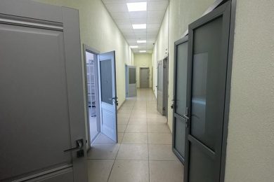 Предлагаем к аренде помещение свободного назначения площадью 450 м² в цокольном этаже по проспекту Кулакова 15 Б, напрямую от собственника._12