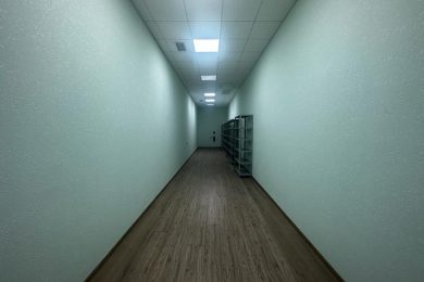 Предлагаем к аренде помещение свободного назначения площадью 450 м² в цокольном этаже по проспекту Кулакова 15 Б, напрямую от собственника._15