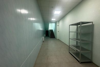 Предлагаем к аренде помещение свободного назначения площадью 450 м² в цокольном этаже по проспекту Кулакова 15 Б, напрямую от собственника._16