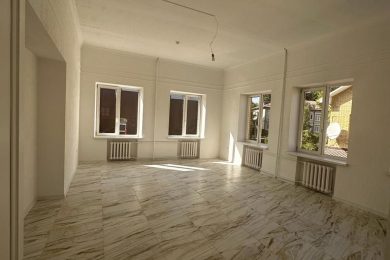 Предлагаем к аренде помещение свободного назначения в цокольном этаже, площадью 150 м² по ул. Ленина 49 А , напрямую от собственника._4