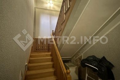 Предлагаем к продаже 3х этажный кирпичный дом в г. Армавир, район дома Офицеров, общая площадь дома 406 м², на земельном участке 823 м²., напрямую от Собственника._13