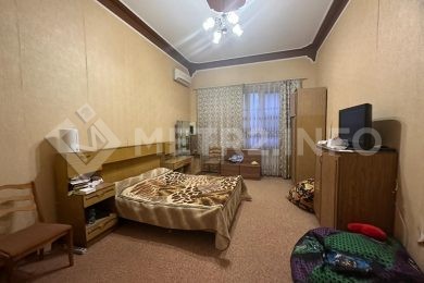 Предлагаем к продаже 3х этажный кирпичный дом в г. Армавир, район дома Офицеров, общая площадь дома 406 м², на земельном участке 823 м²., напрямую от Собственника._17