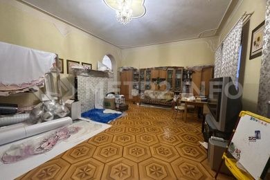 Предлагаем к продаже 3х этажный кирпичный дом в г. Армавир, район дома Офицеров, общая площадь дома 406 м², на земельном участке 823 м²., напрямую от Собственника._23