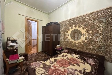 Предлагаем к продаже 3х этажный кирпичный дом в г. Армавир, район дома Офицеров, общая площадь дома 406 м², на земельном участке 823 м²., напрямую от Собственника._21