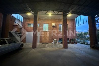 Предлагаем к продаже 3х этажный кирпичный дом в г. Армавир, район дома Офицеров, общая площадь дома 406 м², на земельном участке 823 м²., напрямую от Собственника._30