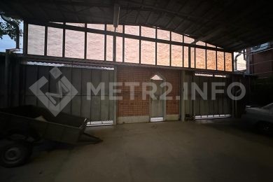 Предлагаем к продаже 3х этажный кирпичный дом в г. Армавир, район дома Офицеров, общая площадь дома 406 м², на земельном участке 823 м²., напрямую от Собственника._31