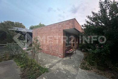 Предлагаем к продаже 3х этажный кирпичный дом в г. Армавир, район дома Офицеров, общая площадь дома 406 м², на земельном участке 823 м²., напрямую от Собственника._32