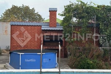 Предлагаем к продаже 3х этажный кирпичный дом в г. Армавир, район дома Офицеров, общая площадь дома 406 м², на земельном участке 823 м²., напрямую от Собственника._35