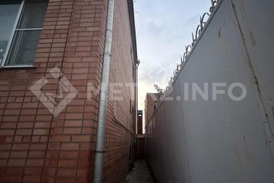 Предлагаем к продаже 3х этажный кирпичный дом в г. Армавир, район дома Офицеров, общая площадь дома 406 м², на земельном участке 823 м²., напрямую от Собственника._38