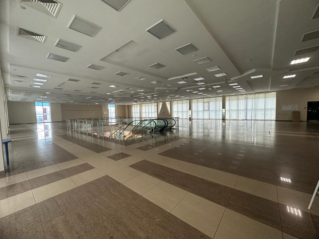 Сдам торговое помещение на втором этаже в ТЦ «ОСКАР», площадью 820 м², напрямую от собственника._7