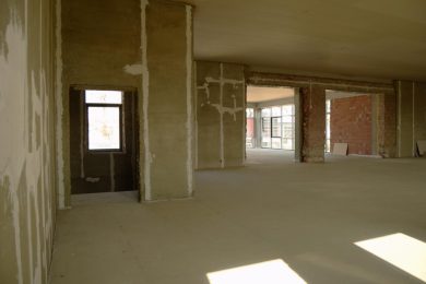 Предлагаем к аренде помещение свободного назначения на 2-ом этаже по ул. Халтурина 18, общей площадью 450 м² , напрямую от собственника._11