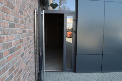 Предлагаем к аренде помещение свободного назначения на 2-ом этаже по ул. Халтурина 18, общей площадью 450 м² , напрямую от собственника._5