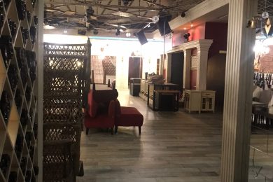 Предлагаем к продаже ресторан «Астория», расположенный по ул. Ленина, д.88 А, общей площадью 1064,8 м² на земельном участке 3232 м² на прямую от собственника._3