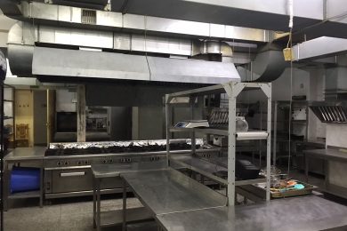 Предлагаем к продаже ресторан «Астория», расположенный по ул. Ленина, д.88 А, общей площадью 1064,8 м² на земельном участке 3232 м² на прямую от собственника._25