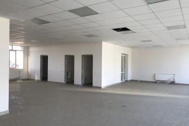 Предлагаем к аренде  помещение свободного назначения на третьем этаже, площадью 240 м², по ул. Доваторцев, 181Г , напрямую от Собственника._5