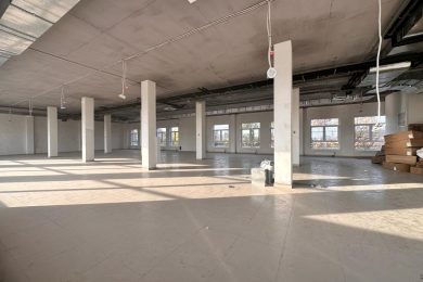 Предлагаем к аренде 3-х этажное помещение свободного назначения в Прикубанском микрорайоне (ЖК «Дыхание», КП «Николино парк») площадь 500 м2 сдается 1ый 2ой и 3ий этаж общей площадью 2370 м2, по ул. Сталинградская д.1, напрямую от Собственника._3